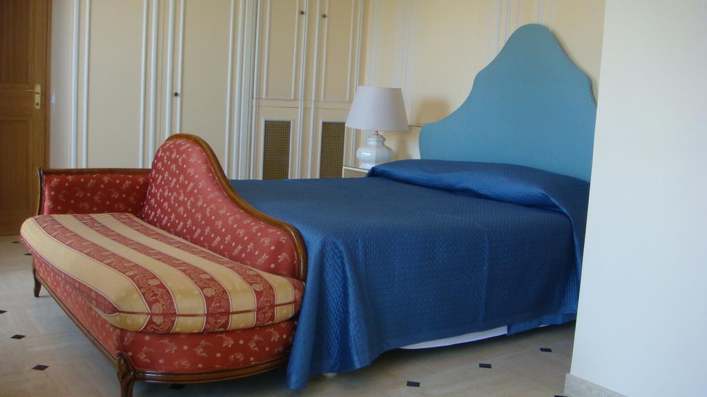 Villa Manu B&B Chambre D'Hote Лес-Иссамбр Номер фото
