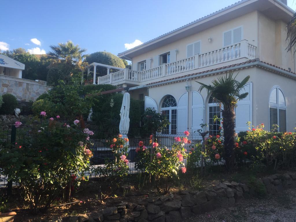 Villa Manu B&B Chambre D'Hote Лес-Иссамбр Экстерьер фото