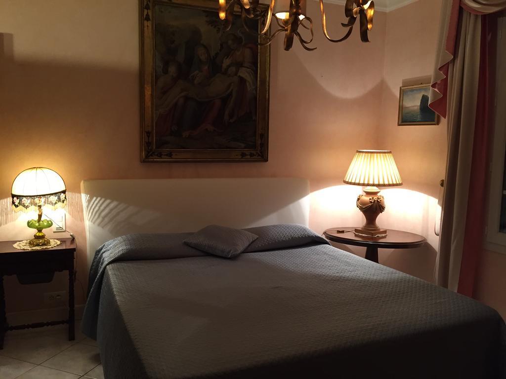 Villa Manu B&B Chambre D'Hote Лес-Иссамбр Экстерьер фото